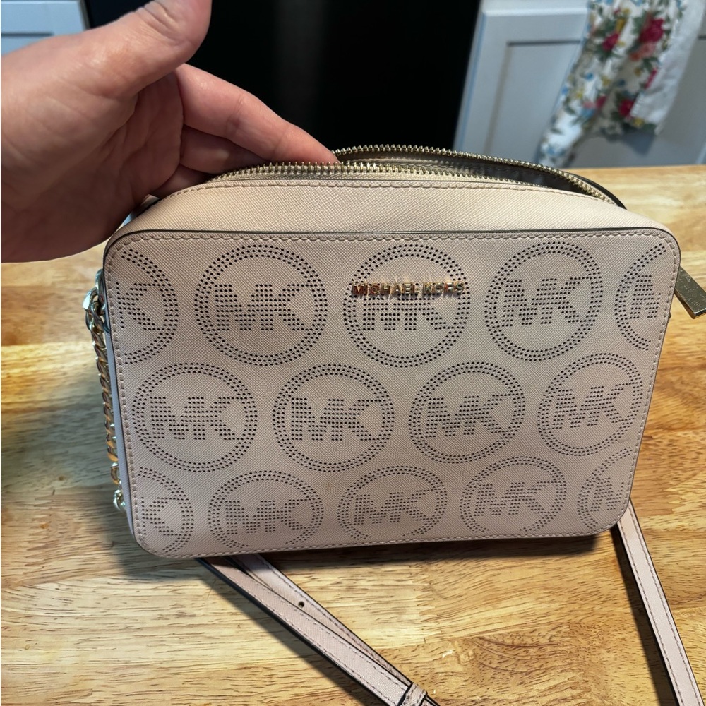 Pink Micheal Kors purse